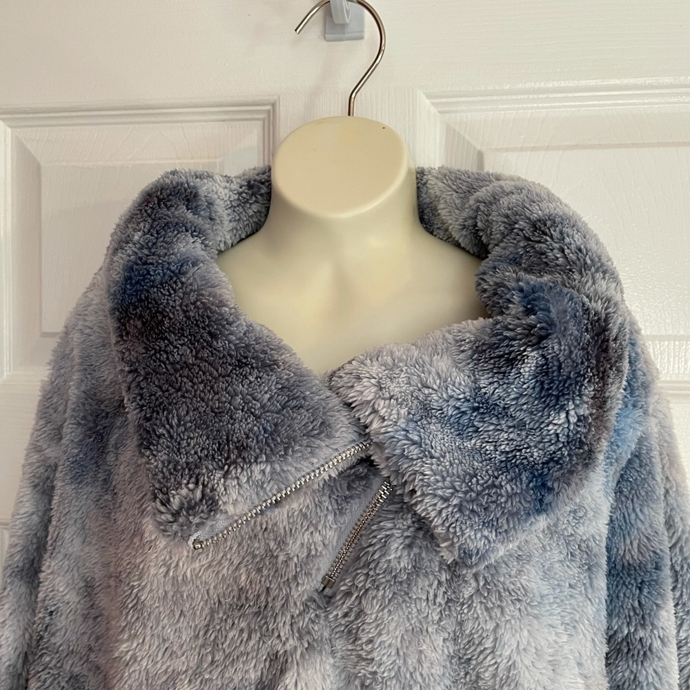 💥NWT💥 Dark Blue Tie Dye Sherpa Fleece Pullover - Picture 10 of 13